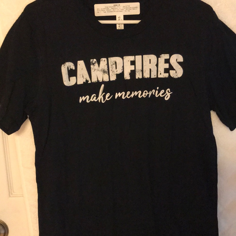 J Elizabeth campfires make memories tee NWT